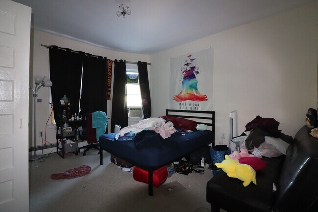 Building Photo - 40 Atherton Rd