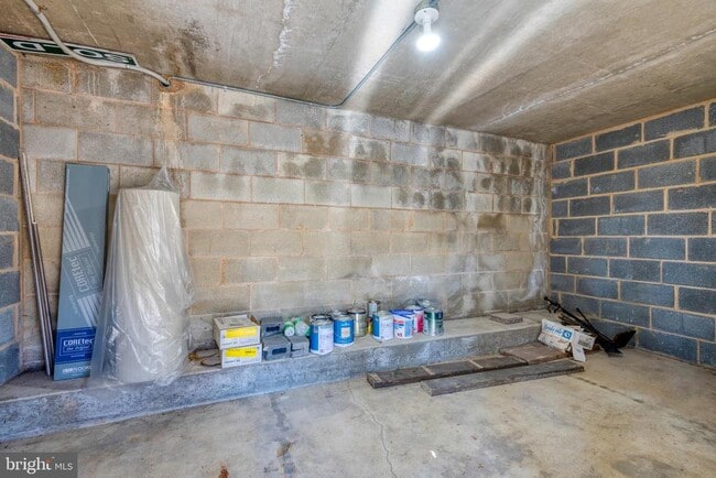 Building Photo - 926 Rhue Haus Ln