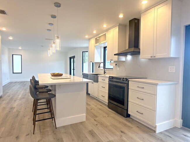 Building Photo - 10920 Haydn Dr