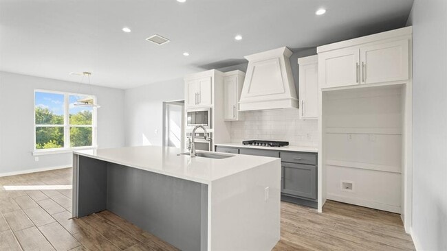 Building Photo - 17859 Salem Rd