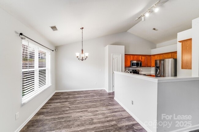 Building Photo - 6320 Alder Ct