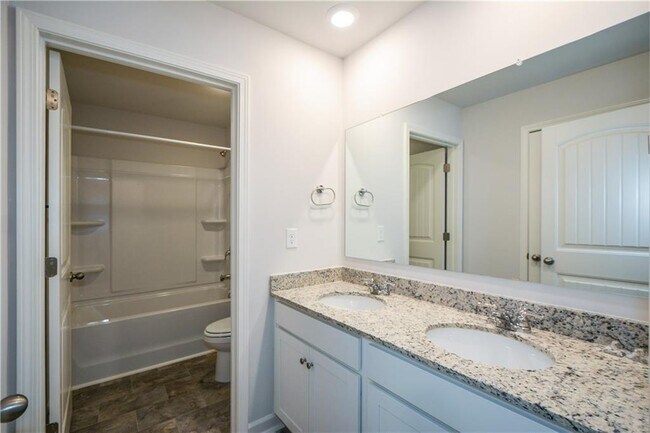 Building Photo - 331 Belmont Dr