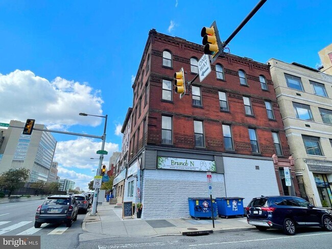 Building Photo - 1301-3 Vine St
