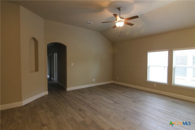 Building Photo - 1259 FM306