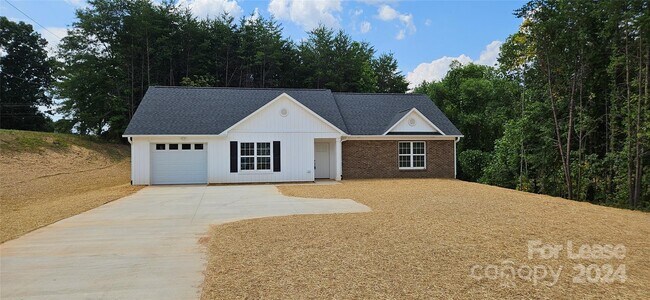 Building Photo - 121 Holly Spgs Ct