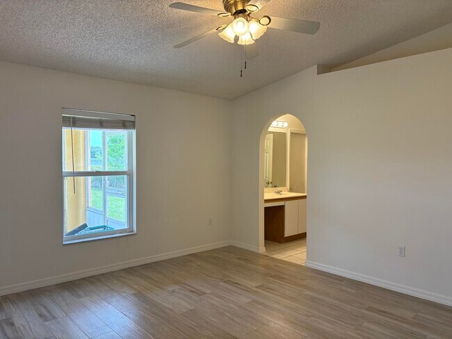 Building Photo - 1776 Vista Lake Cir