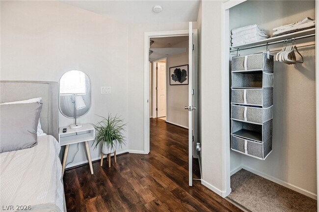 Building Photo - 9065 Hanging Tapestry Ct