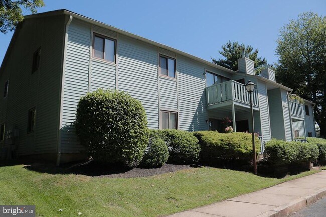 Building Photo - 1301 Woodhollow Dr