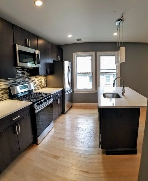 Building Photo - 31-33 Thornton St. Unit 2