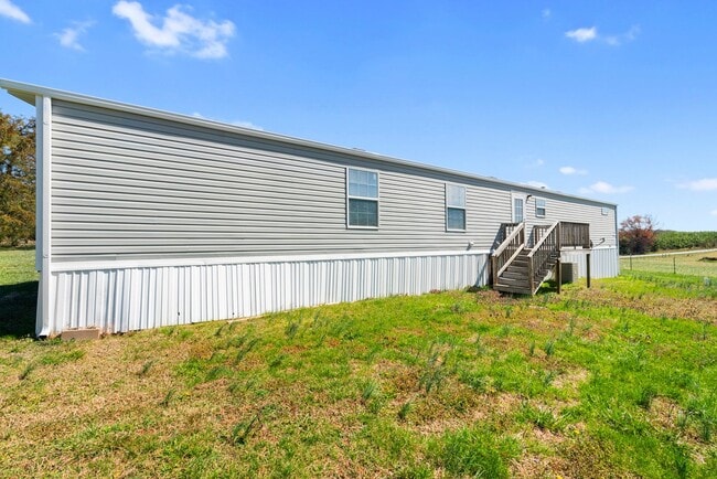 Building Photo - 3-Bedroom Home Close To Hampden-Sydney!
