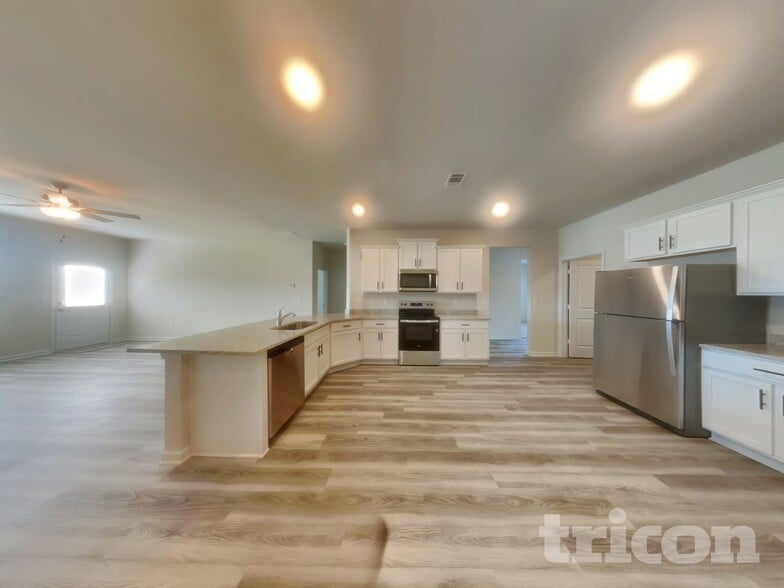 Building Photo - 307 Oliver Dr