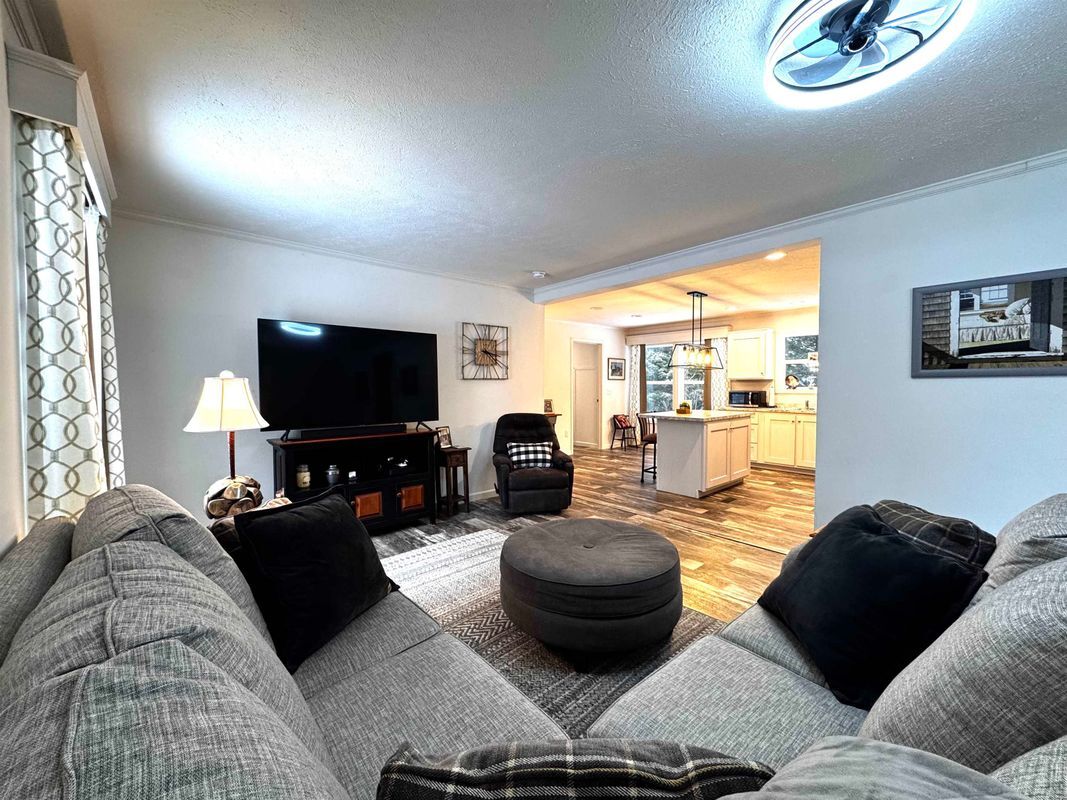 Building Photo - 30 Evergreen