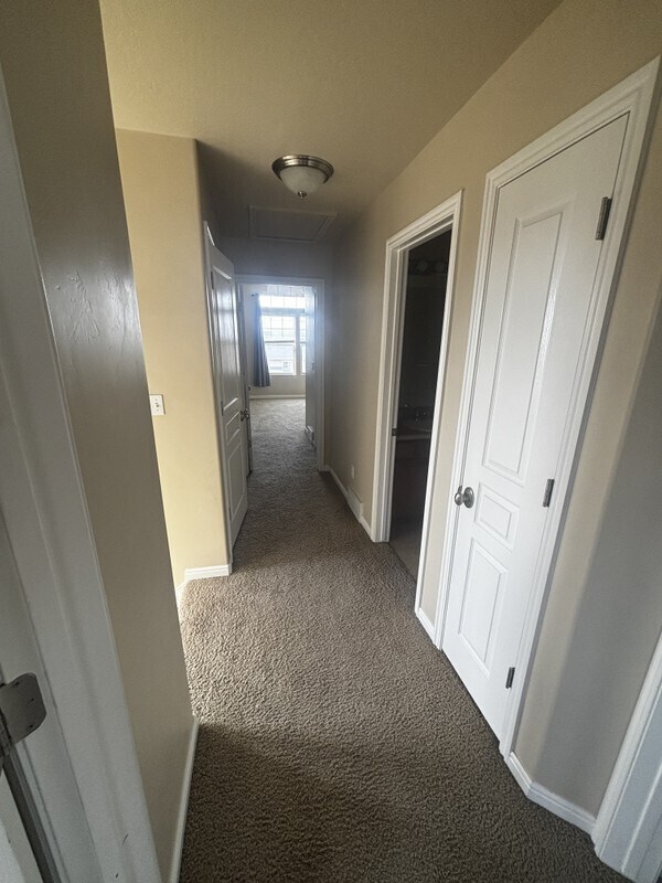 Building Photo - 1296 S Mountain Crst Dr