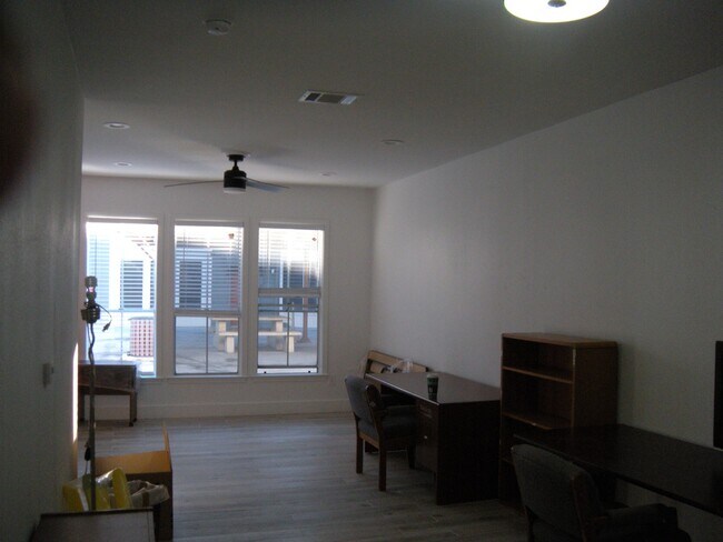 Building Photo - K056 - Orange Tree #79