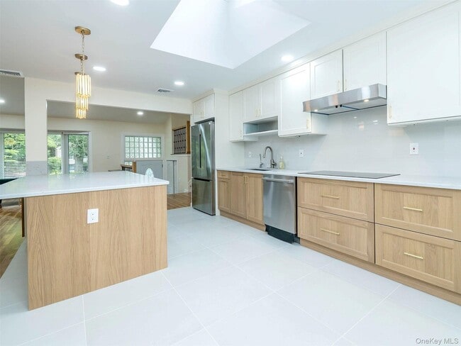 Building Photo - 57 Sandy Hollow Rd