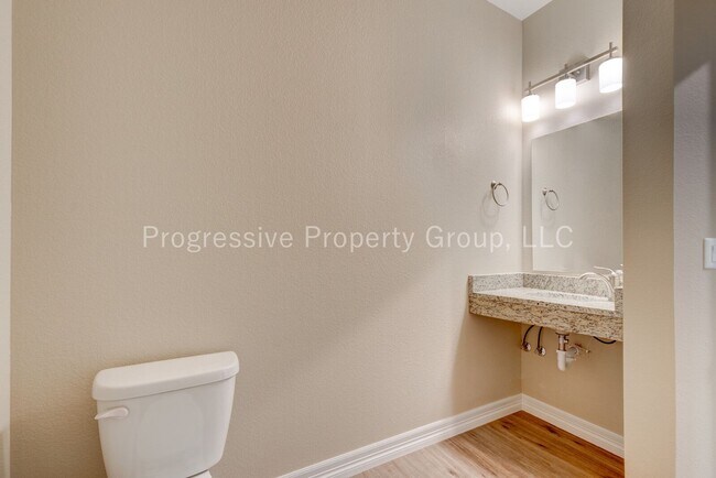 Building Photo - Beautiful 3-Bed, 2.5-Bath Villa in Northga...