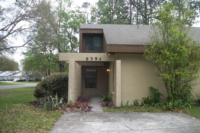 Primary Photo - 2 Bedroom 2 Bath Townhouse Near NAS Jax
