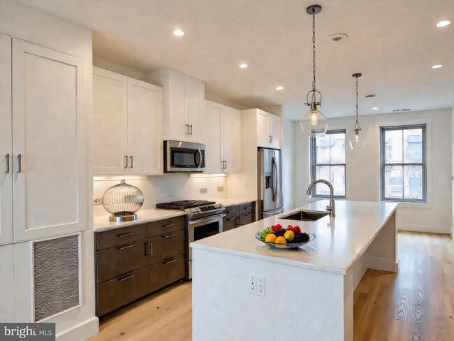 Building Photo - 4945 Purdy Aly