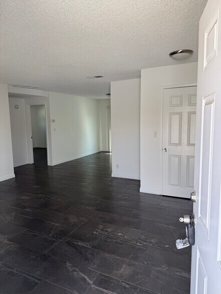 Building Photo - 1167 E Nocta St