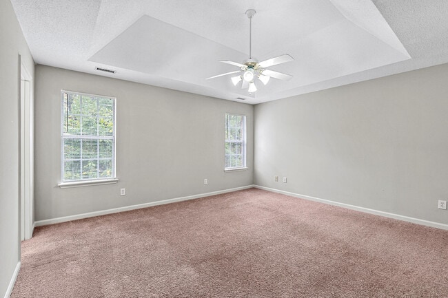 Building Photo - 5780 Carriage Hills Dr