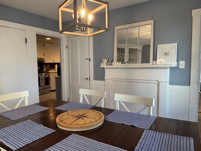 Building Photo - 14 Dixon St