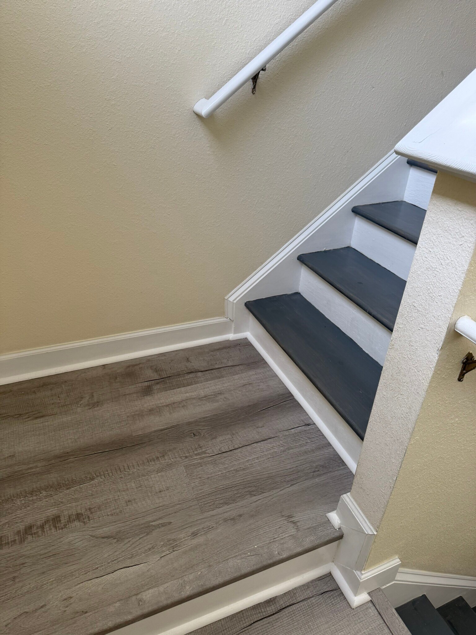 Building Photo - 834 Indianola Ct