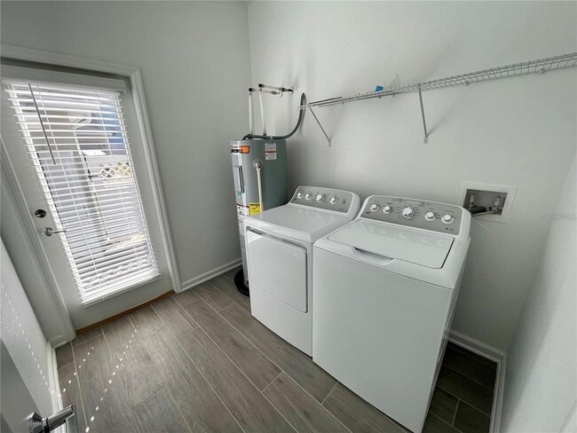 Building Photo - 13850 Title Wy