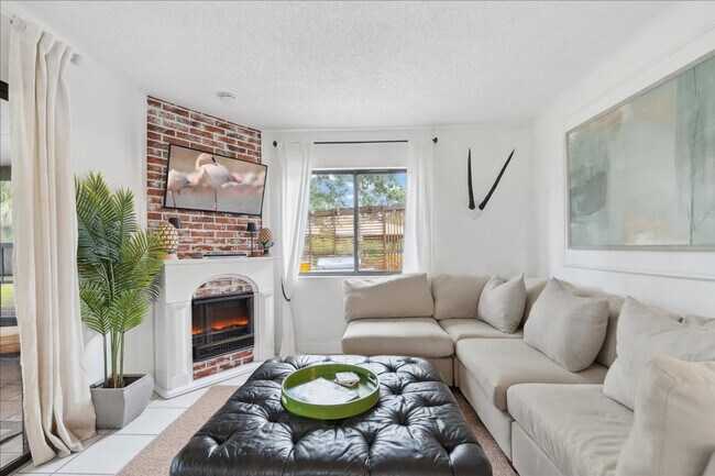 Primary Photo - 171 Salmon Dr NE