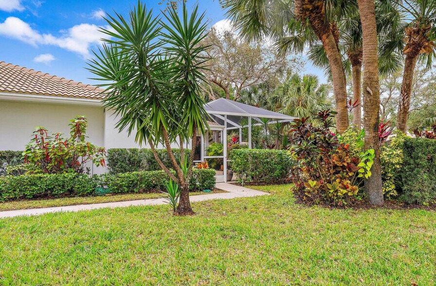 Building Photo - 5302 Red Oak Ct