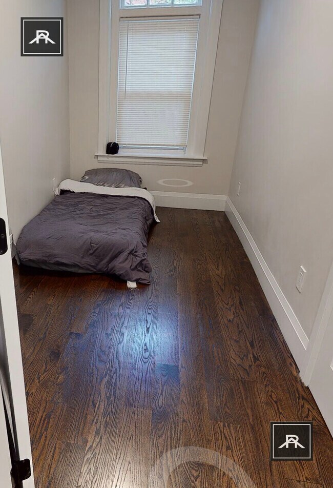 Building Photo - 5 Strathmore Rd