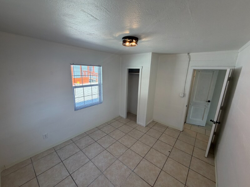 Building Photo - 1316 SE 7th Ave