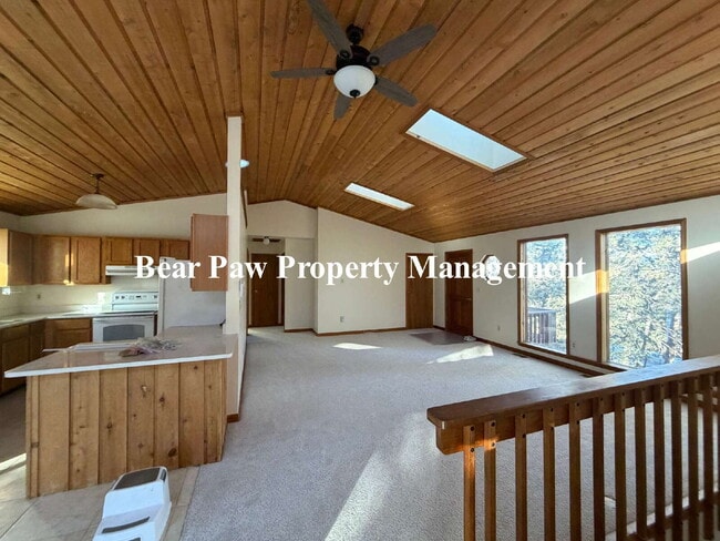 Building Photo - Two bedroom, two bath Bailey Beauty!