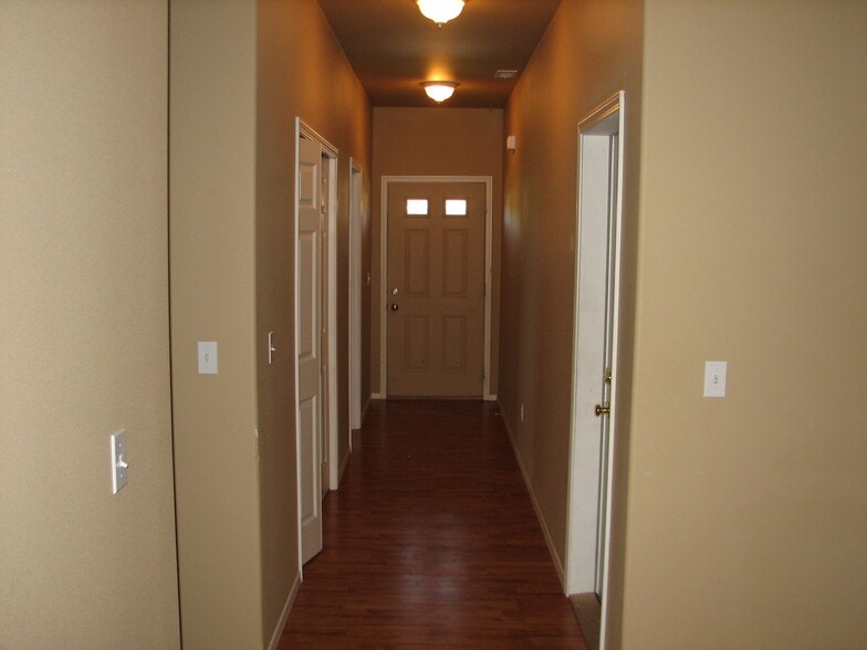 Building Photo - 1457 artesia st
