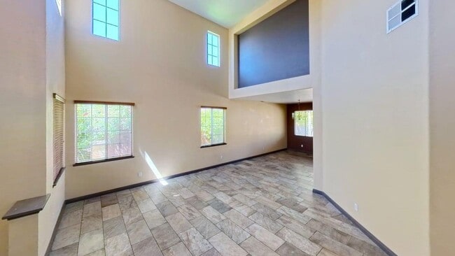 Building Photo - 37978 Spur Dr