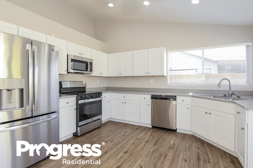 Building Photo - 208 W Oraibi Dr