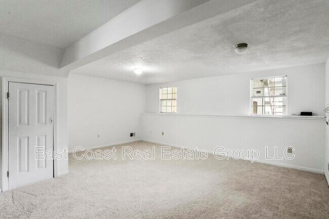 Building Photo - 5257 Earles Ct