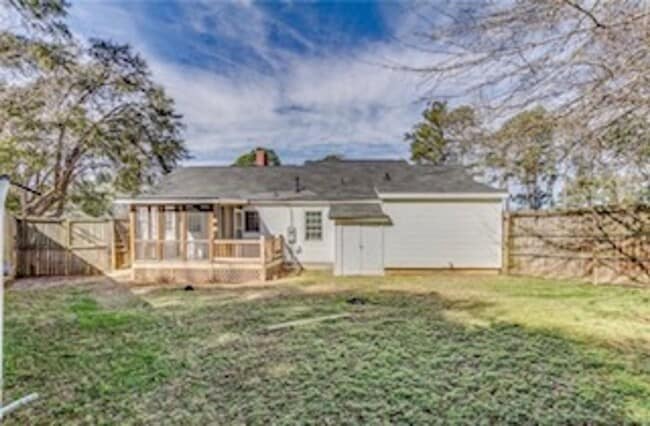 Building Photo - 69 Cedar Knoll