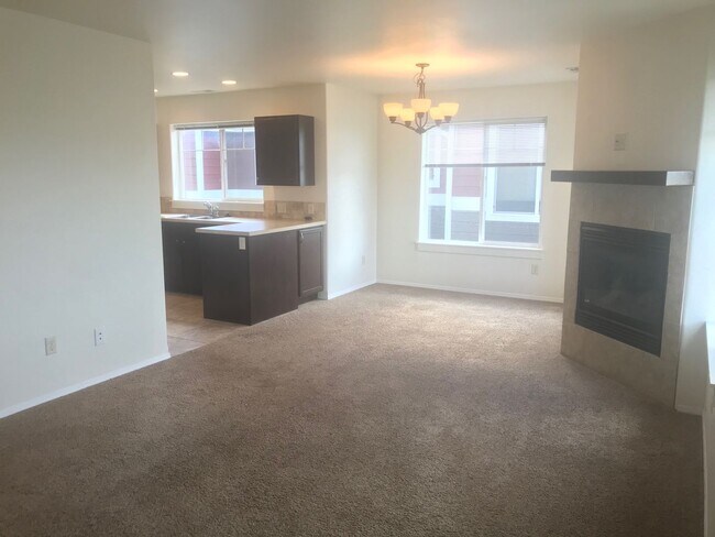 Building Photo - 2 Bedroom 2 Bathroom Condo