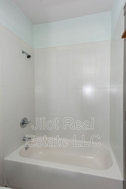 Building Photo - 1806 DeKalb Ave NE