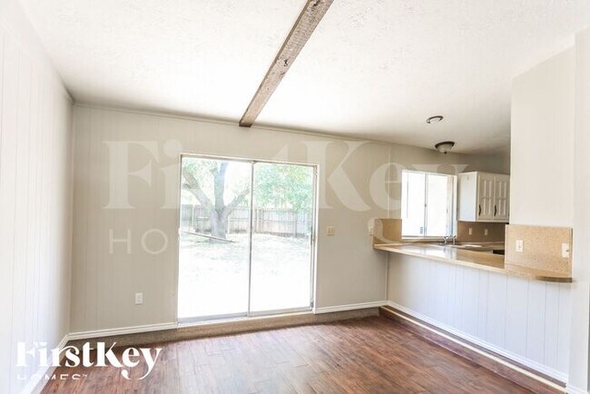 Building Photo - 2110 Richbrook Dr