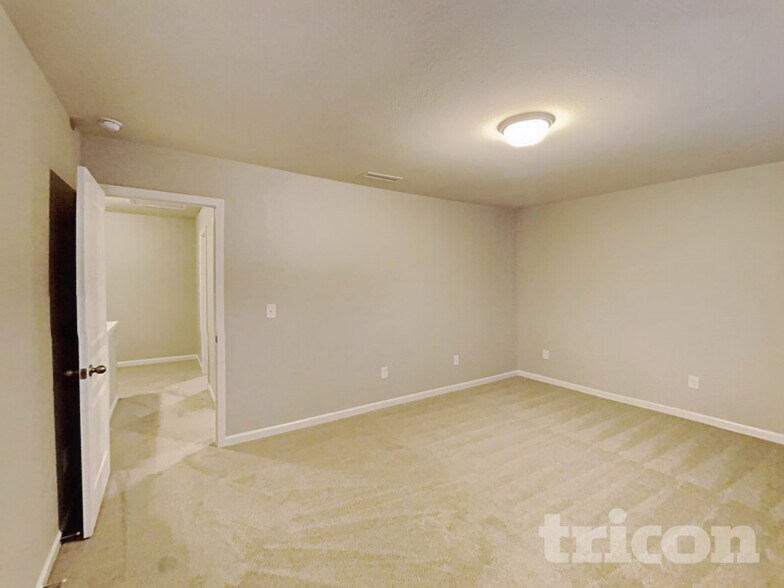Building Photo - 4217 Piedmont Farms Way