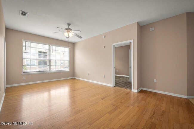 Building Photo - 7990 Baymeadows Cir E