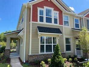 Building Photo - Immaculate 3/2.5 townhouse in Randal Walk Community of Lake Nona Area (Gated)
