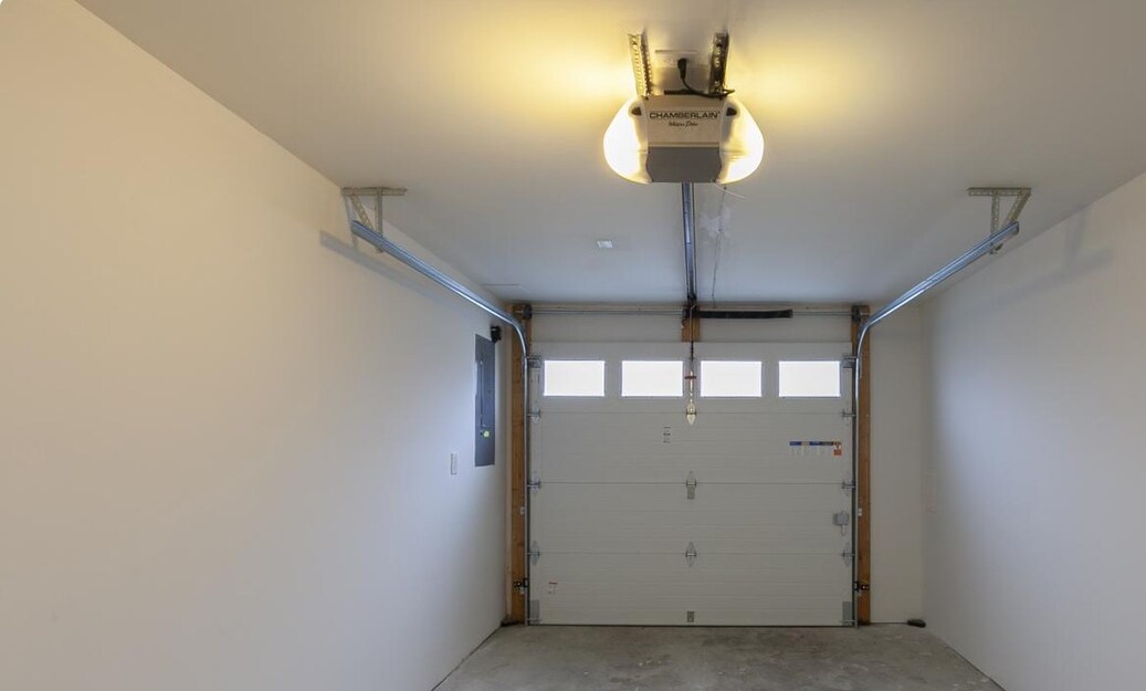 Building Photo - 106 Sir Washington St