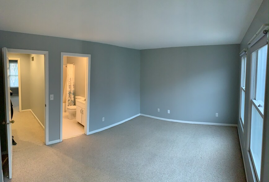 Front Bedroom (3rd Floor) - 2119 Fulton Ave