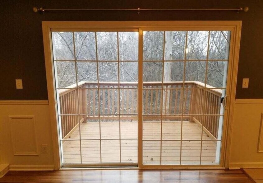 Building Photo - 731 N Hite Ave