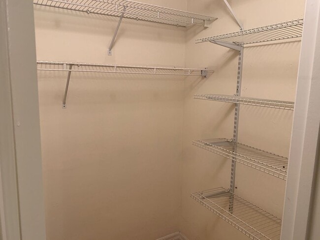 Building Photo - Sutherland Crossing