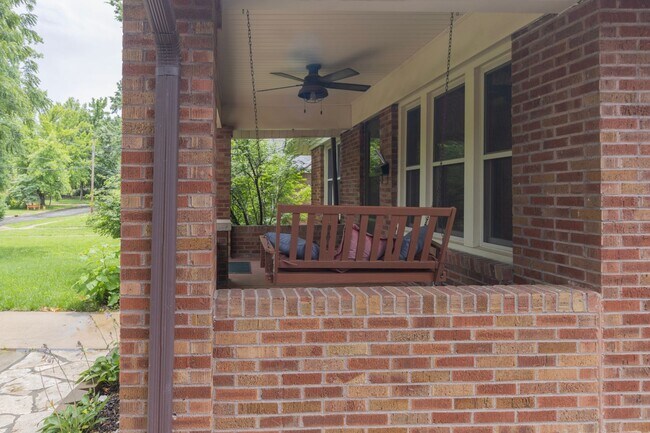 Building Photo - Spacious 4BR Bungalow: Historic Old Southwest w/ Screened Porch & Car Port