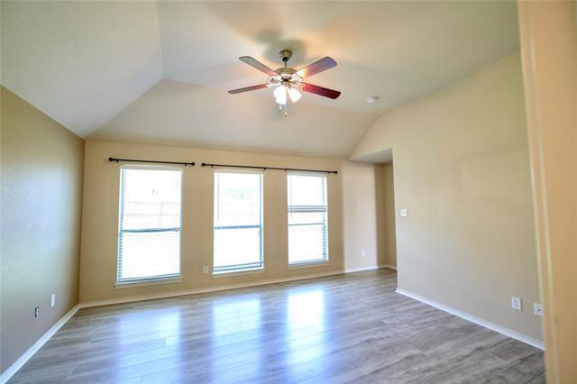 Building Photo - 2101 Oakridge Dr