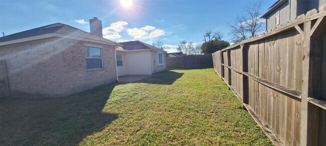 Building Photo - 19330 Larissa Dr